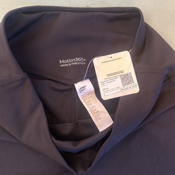 Fabletics motion 365+ high waisted 6” shorts. Black L - Picture 2 of 7